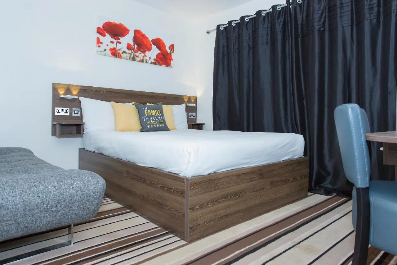 Langley Guest House Nr Pinewood Studios Slough